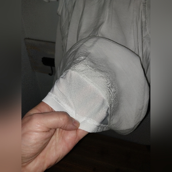 Entra white flutter sleeve top size small - Picture 7 of 10